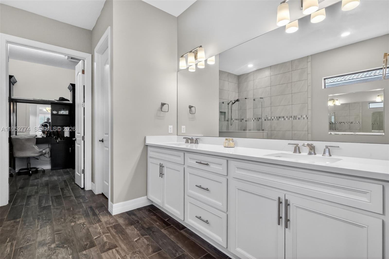 8426 Vaulting Dr