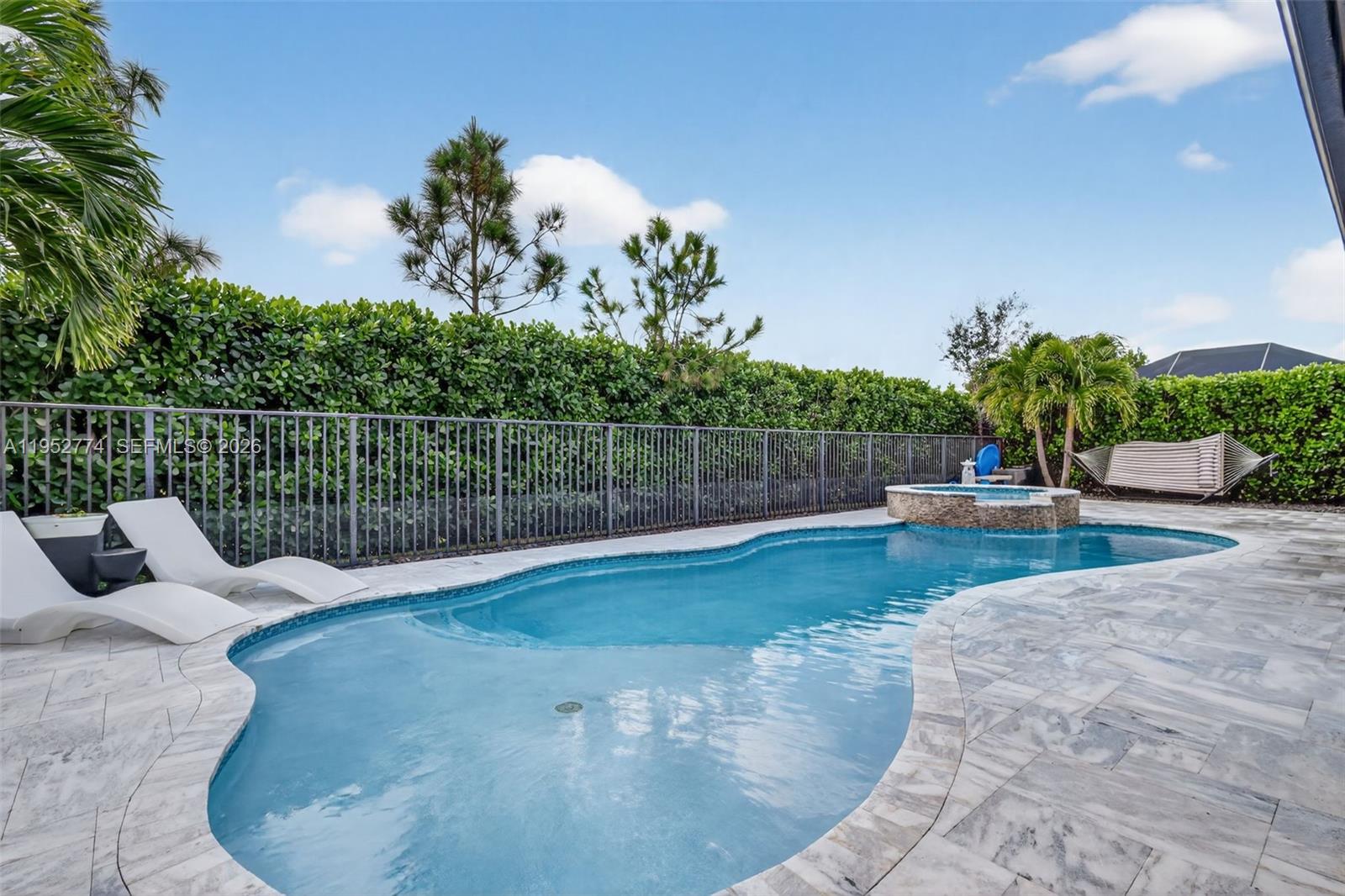 8426 Vaulting Dr