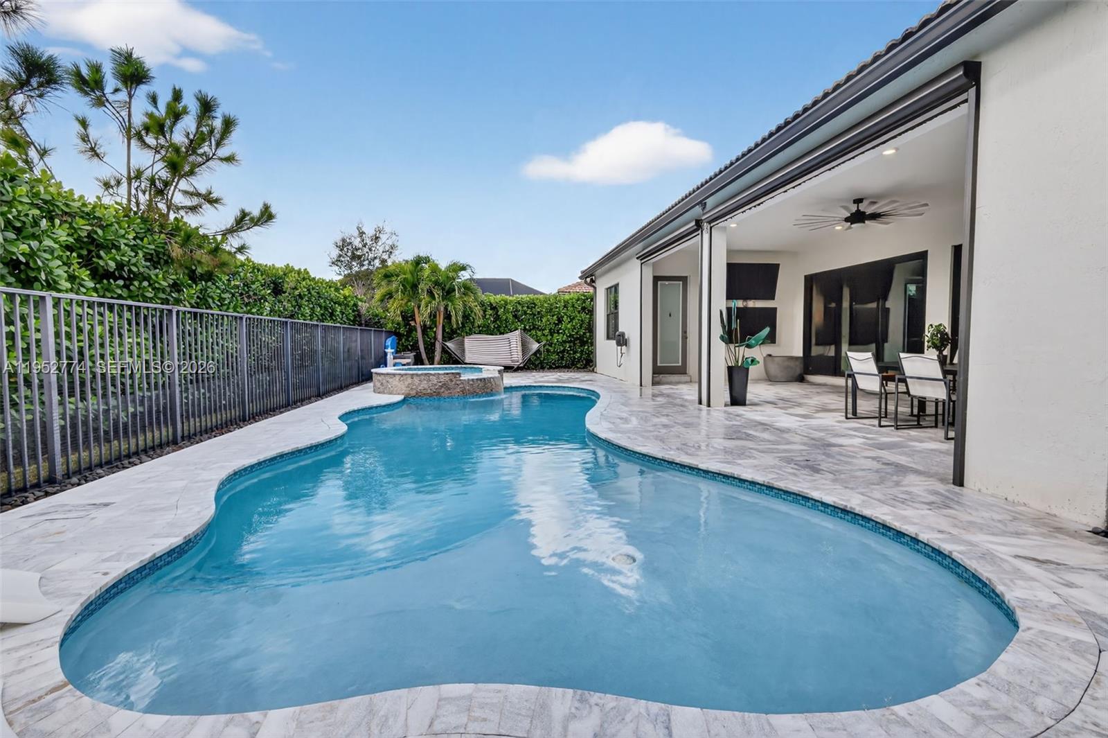 8426 Vaulting Dr
