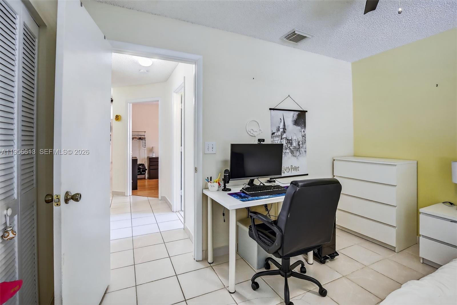 7306 NW 1st Mnr