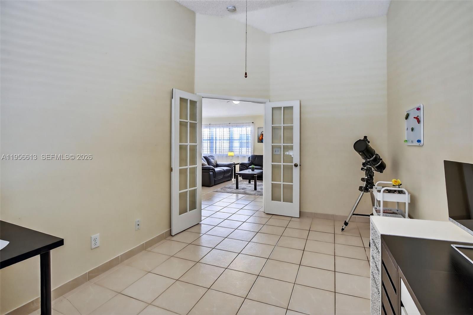 7306 NW 1st Mnr