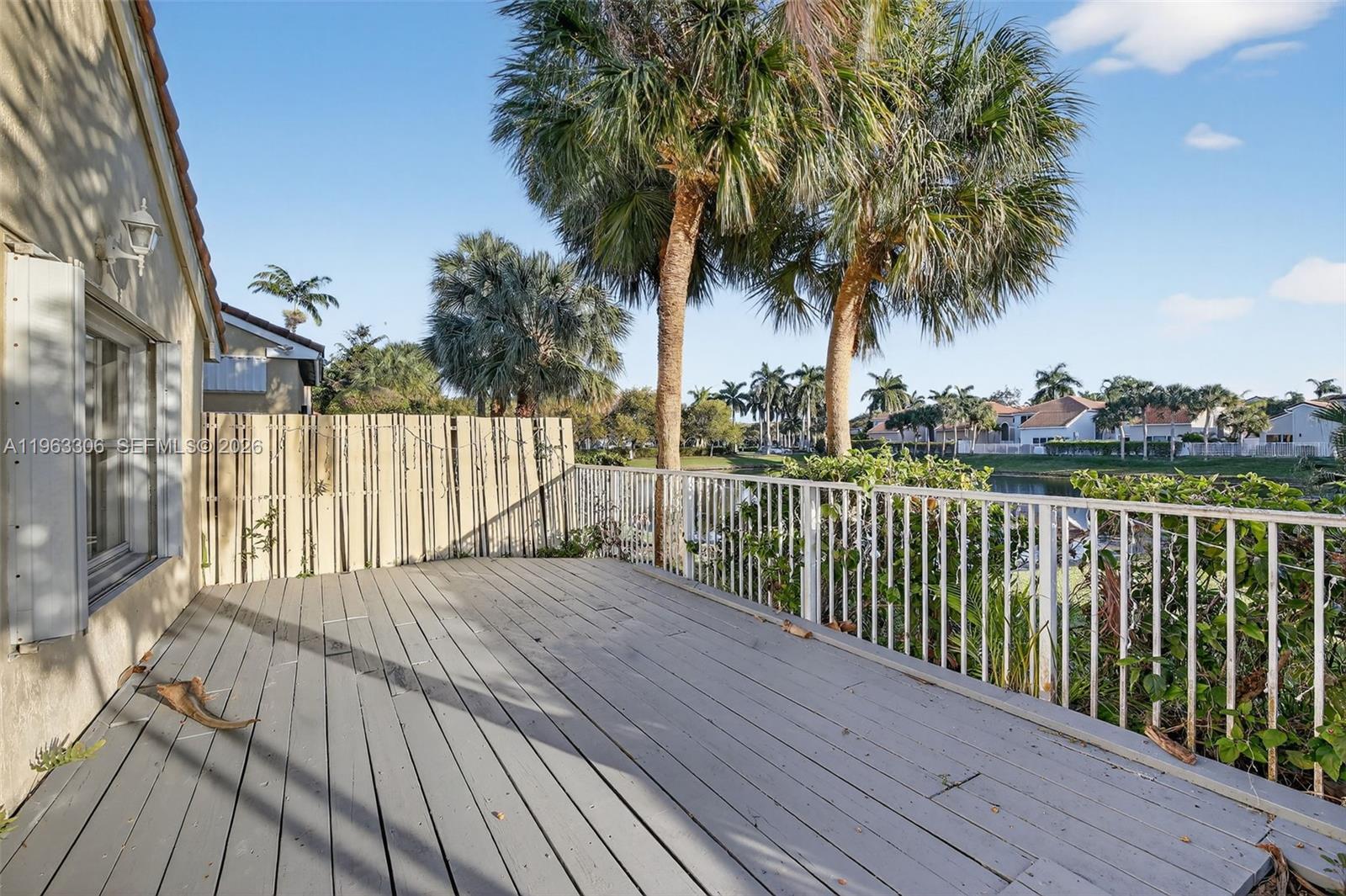 1150 Queen Palm Ct