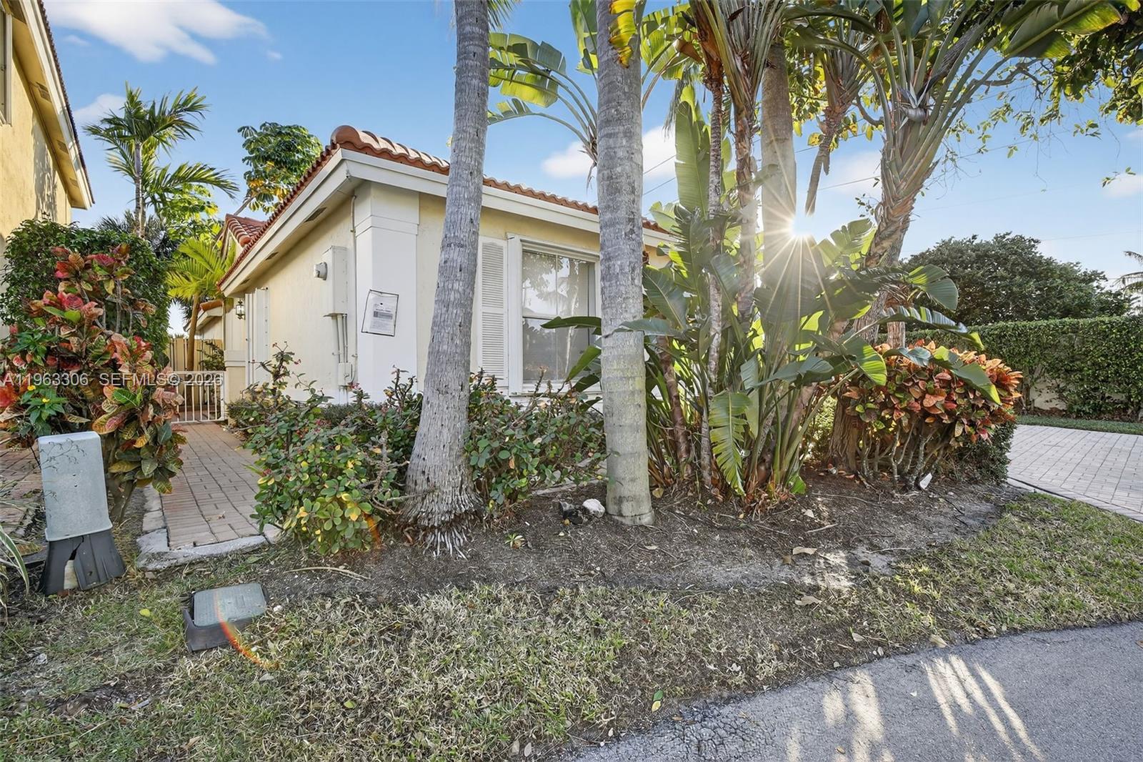 1150 Queen Palm Ct