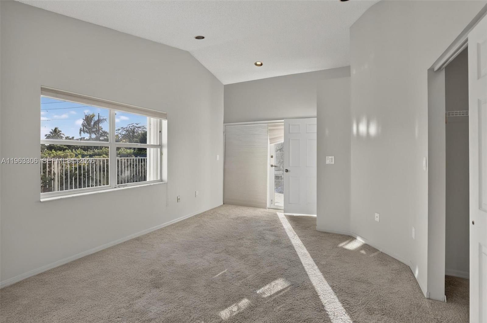1150 Queen Palm Ct