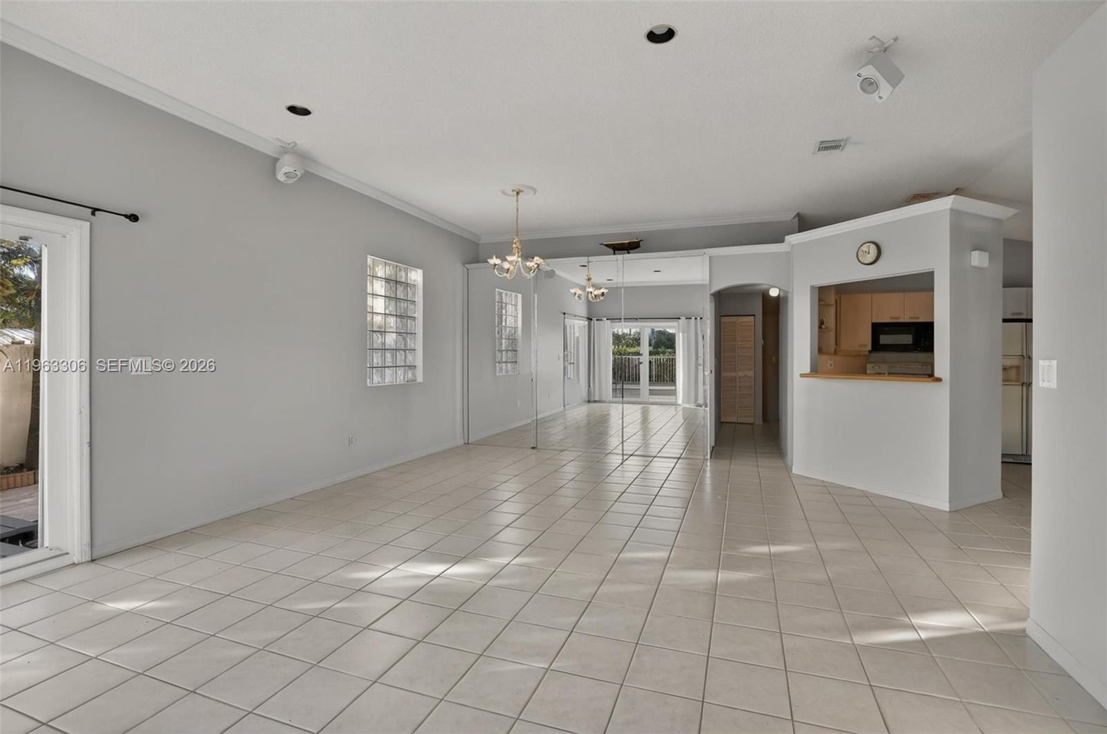1150 Queen Palm Ct