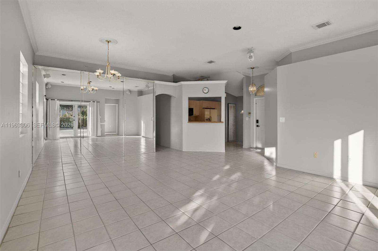 1150 Queen Palm Ct