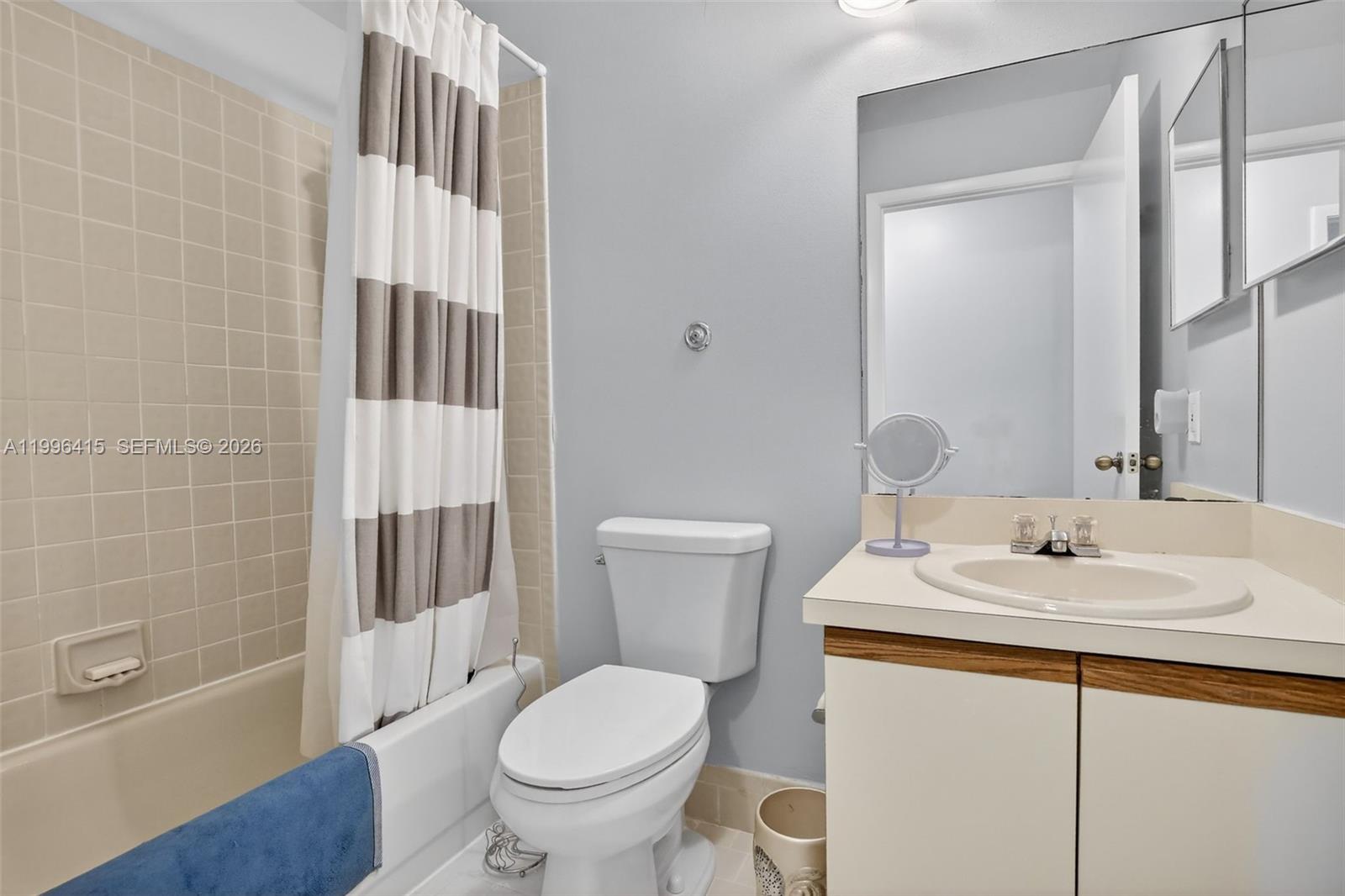 9481 Oak Grove Cir
