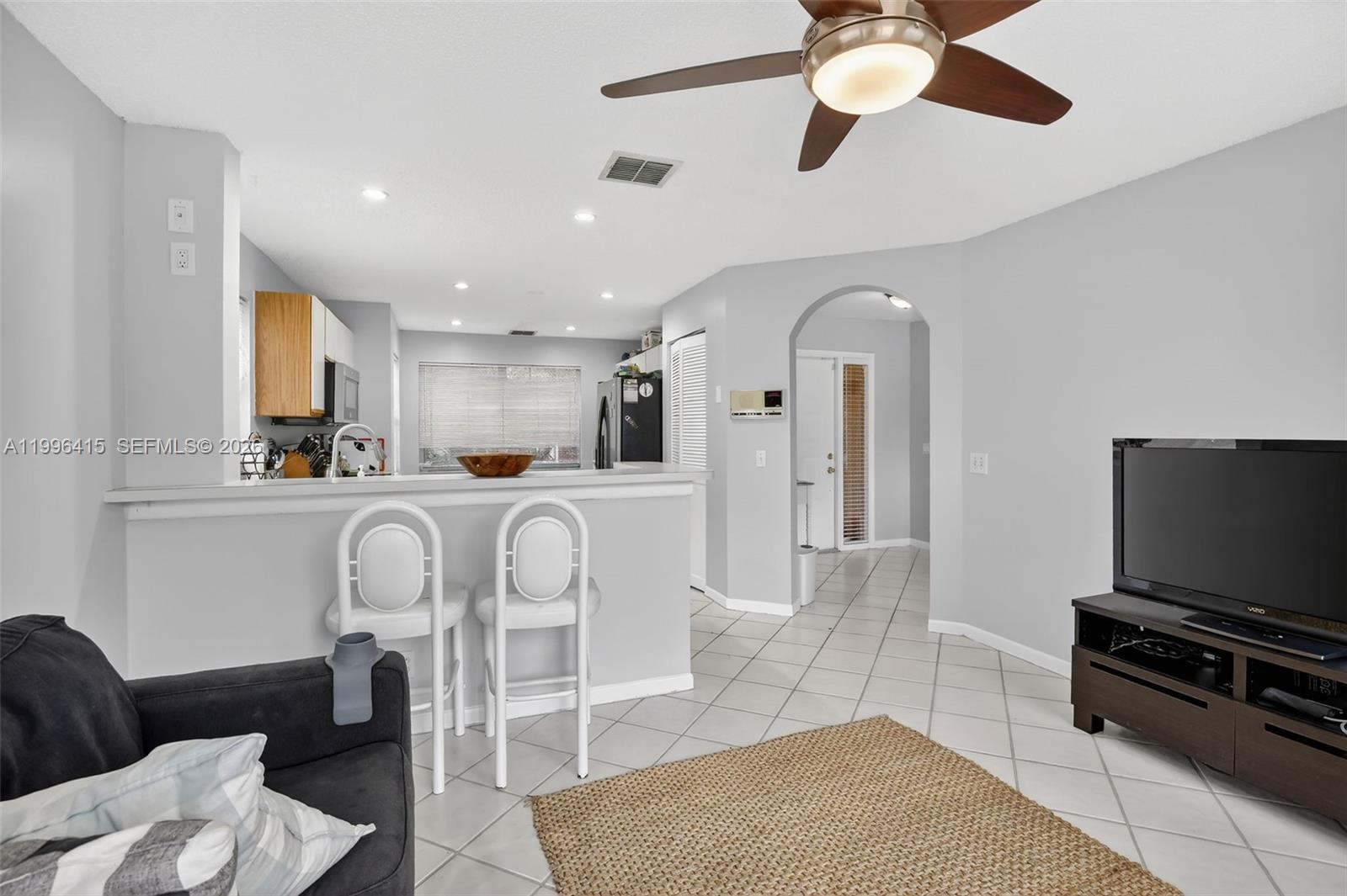 9481 Oak Grove Cir