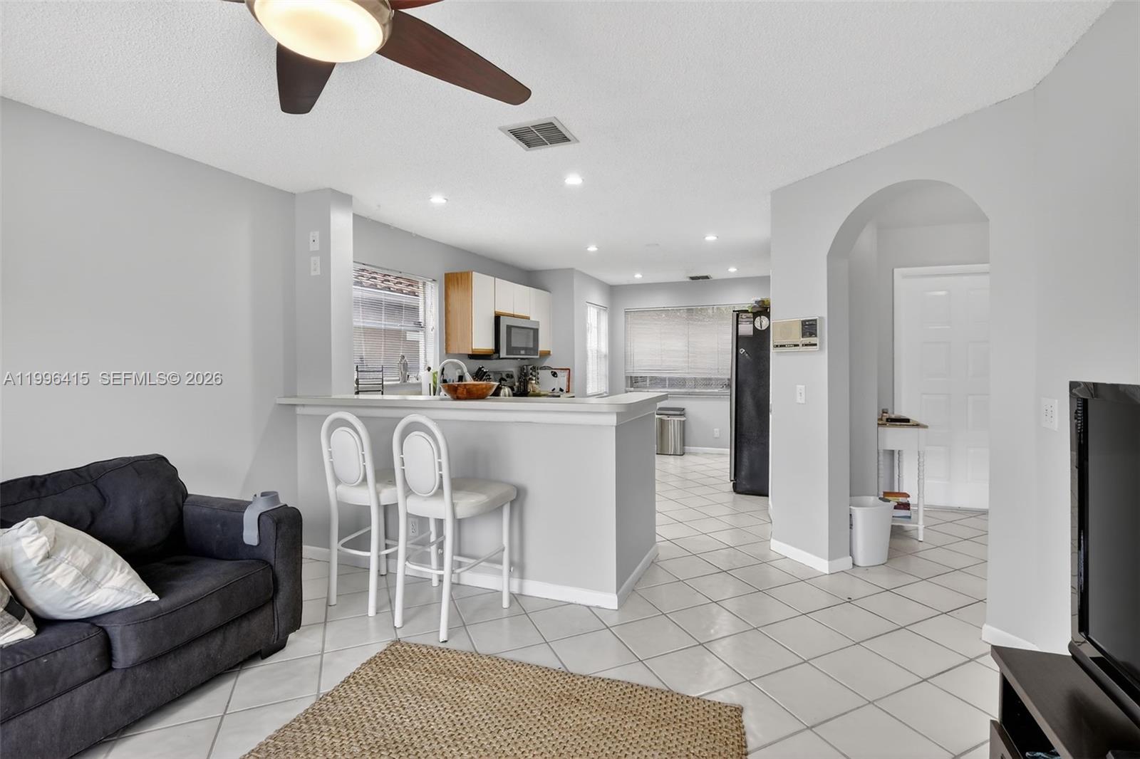 9481 Oak Grove Cir