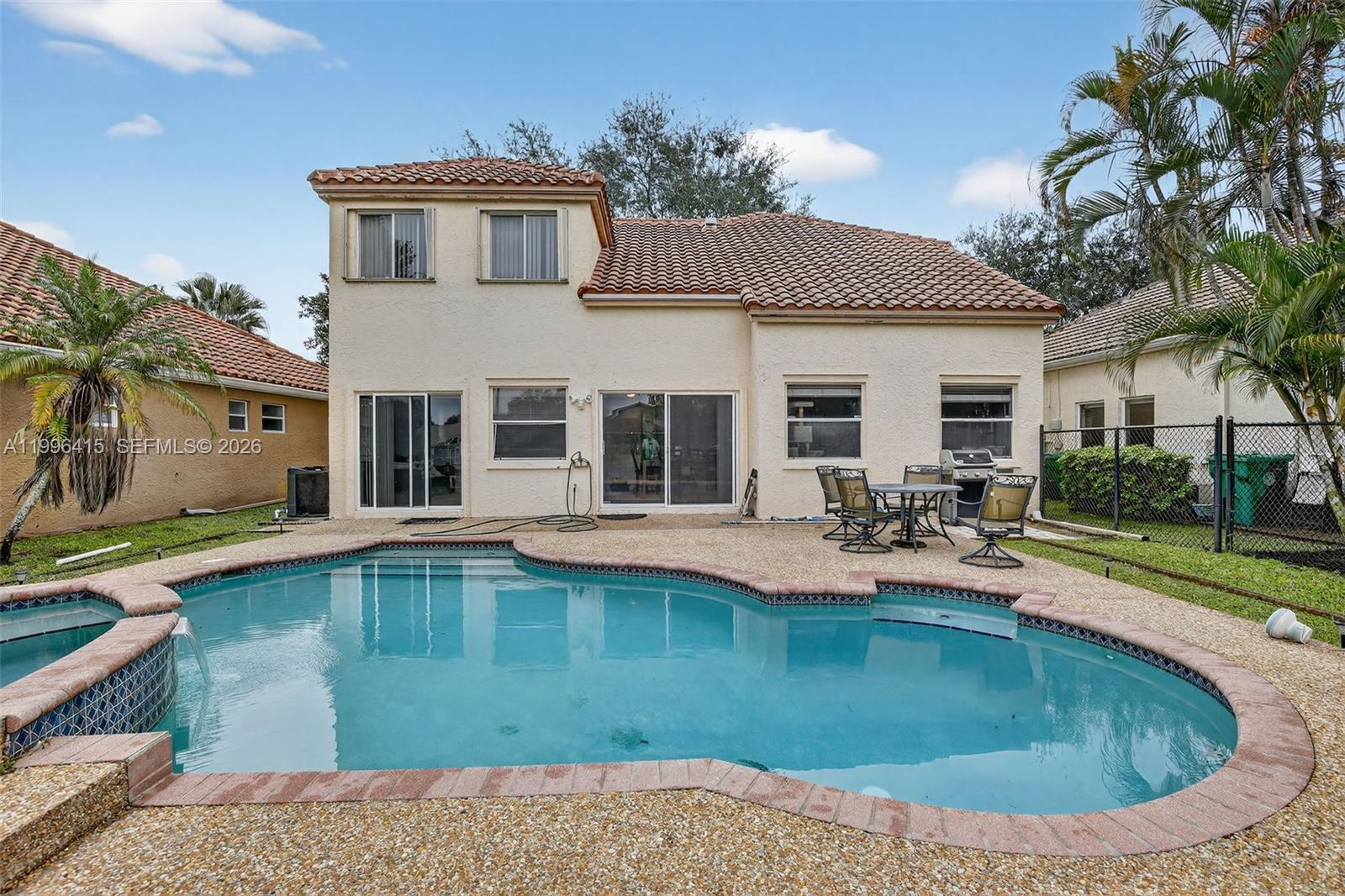 9481 Oak Grove Cir