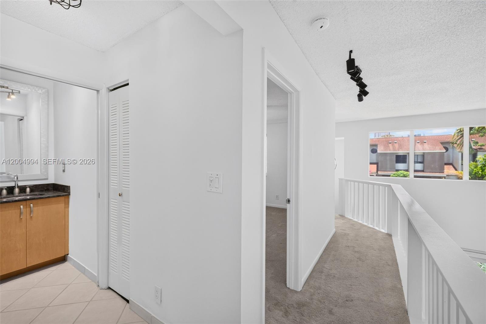 341 City View Dr