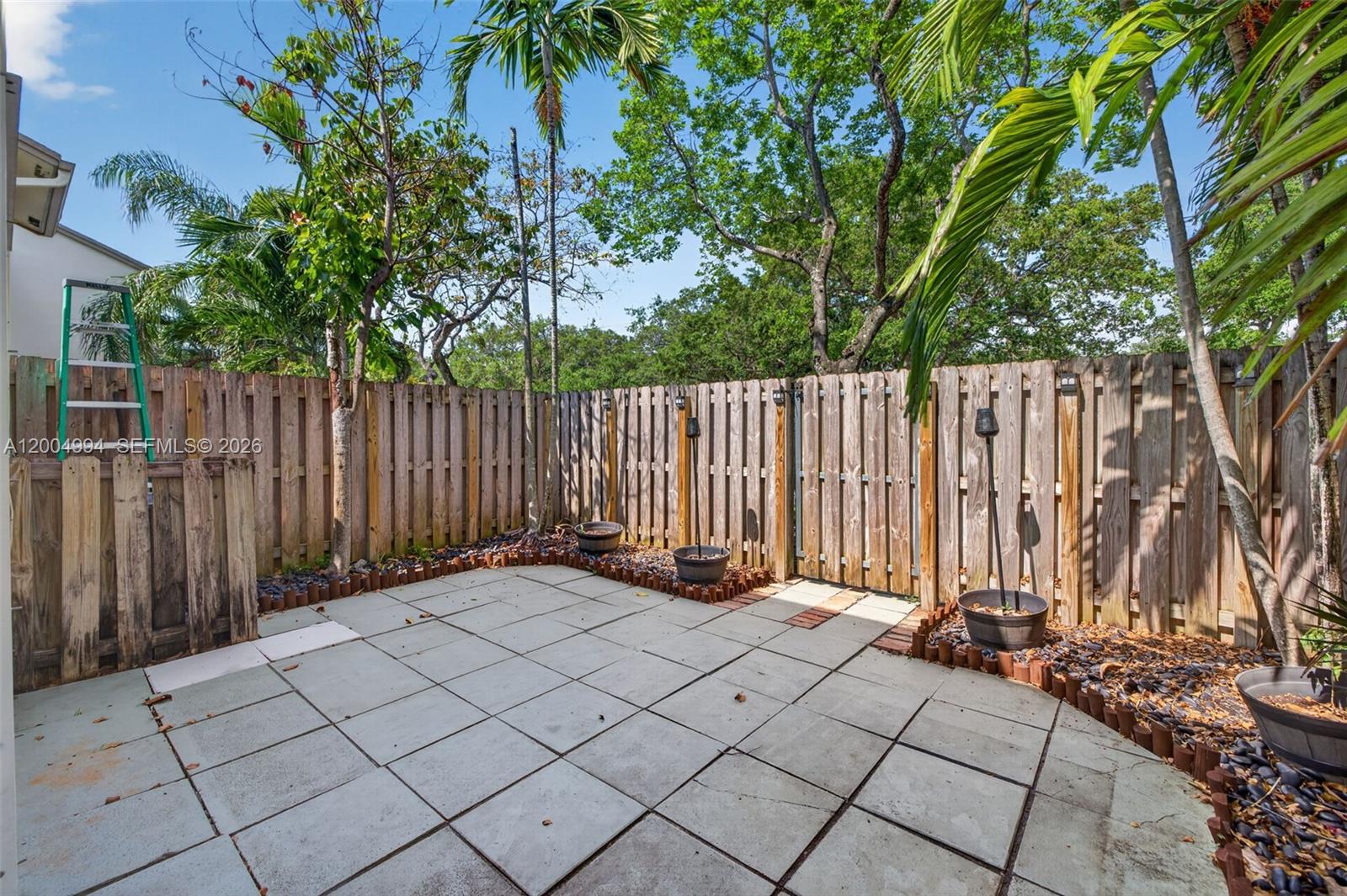 341 City View Dr