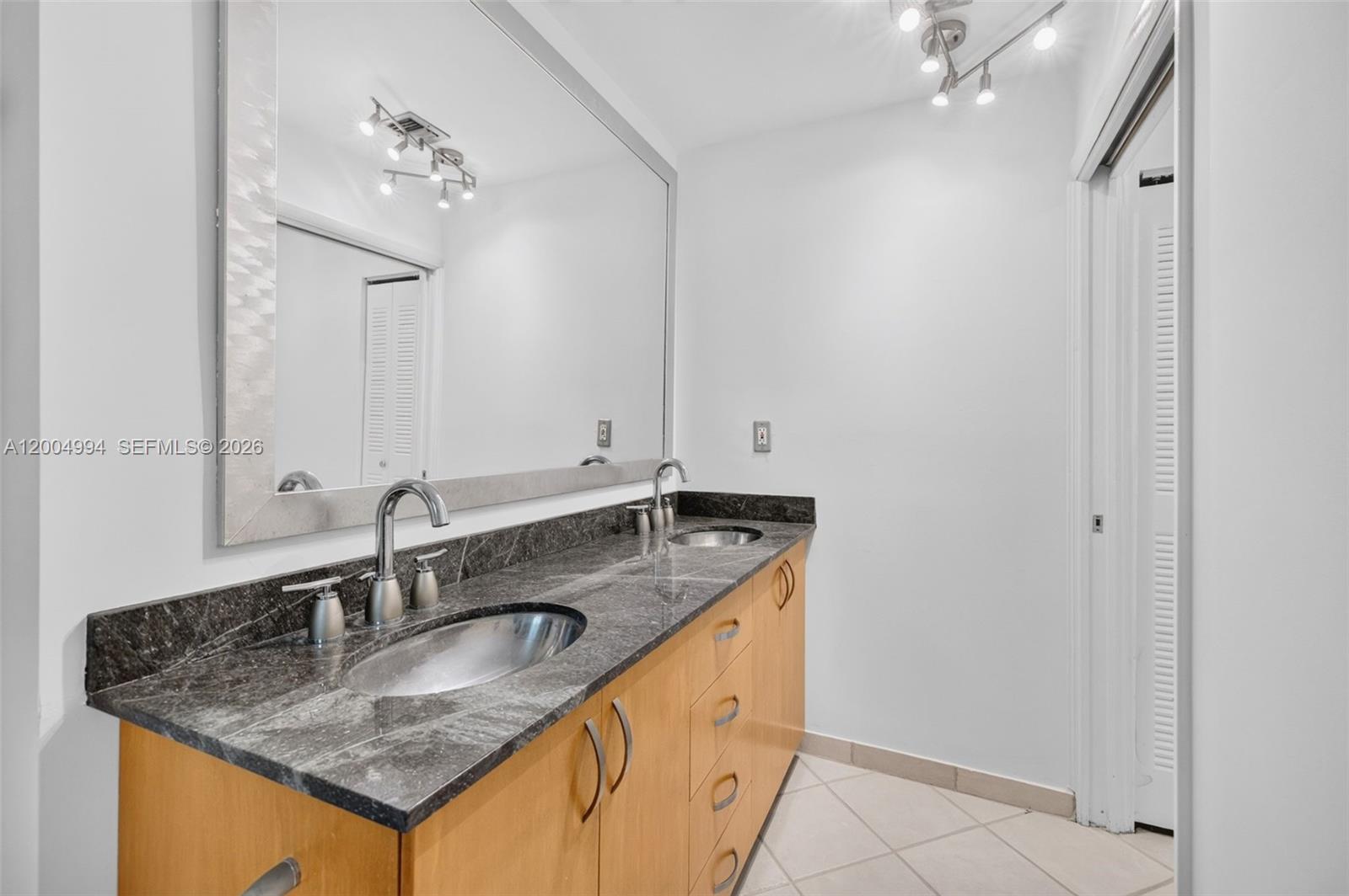 341 City View Dr