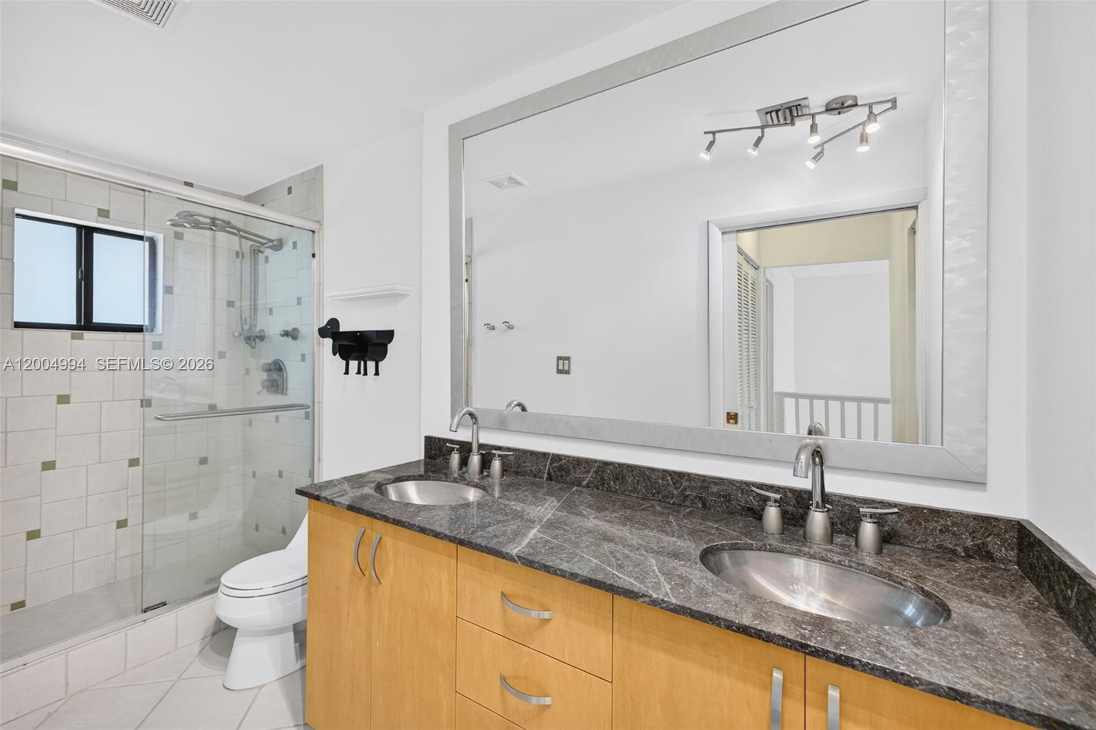 341 City View Dr