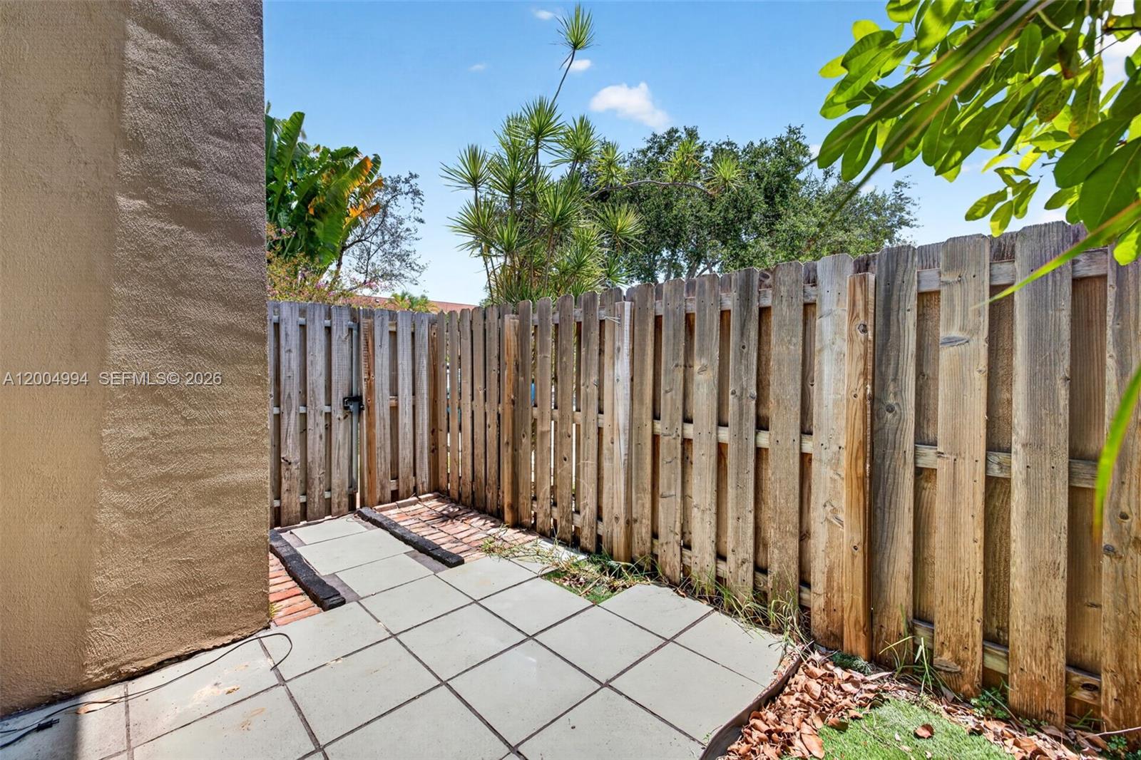 341 City View Dr