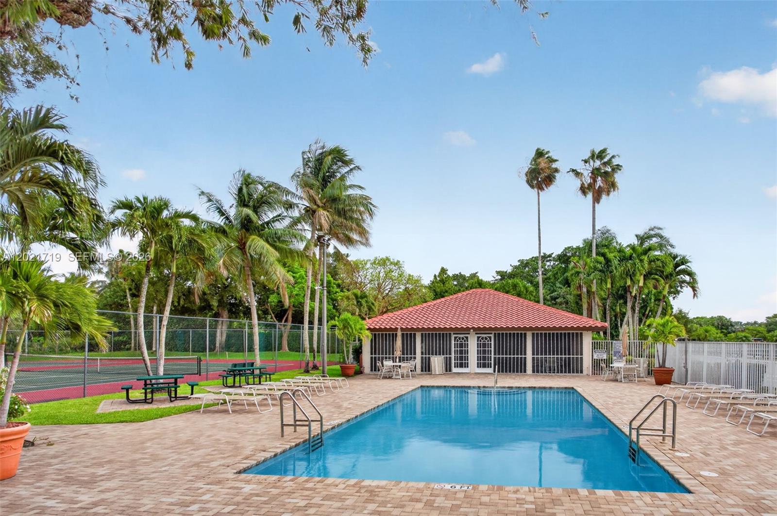 4940 NW 54th St