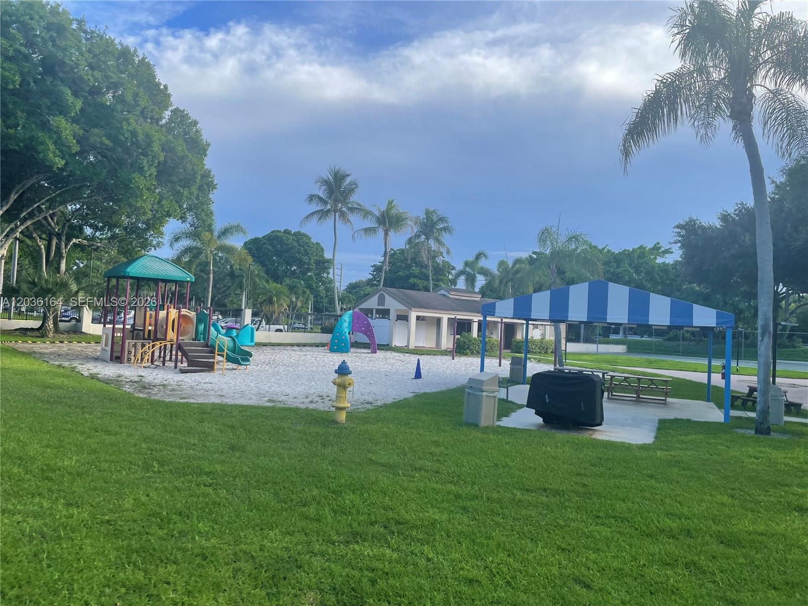 4644 N Carambola Cir N # 2725