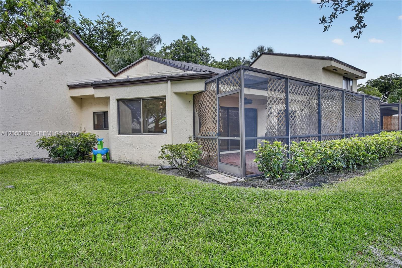 381 NW 94th Ter