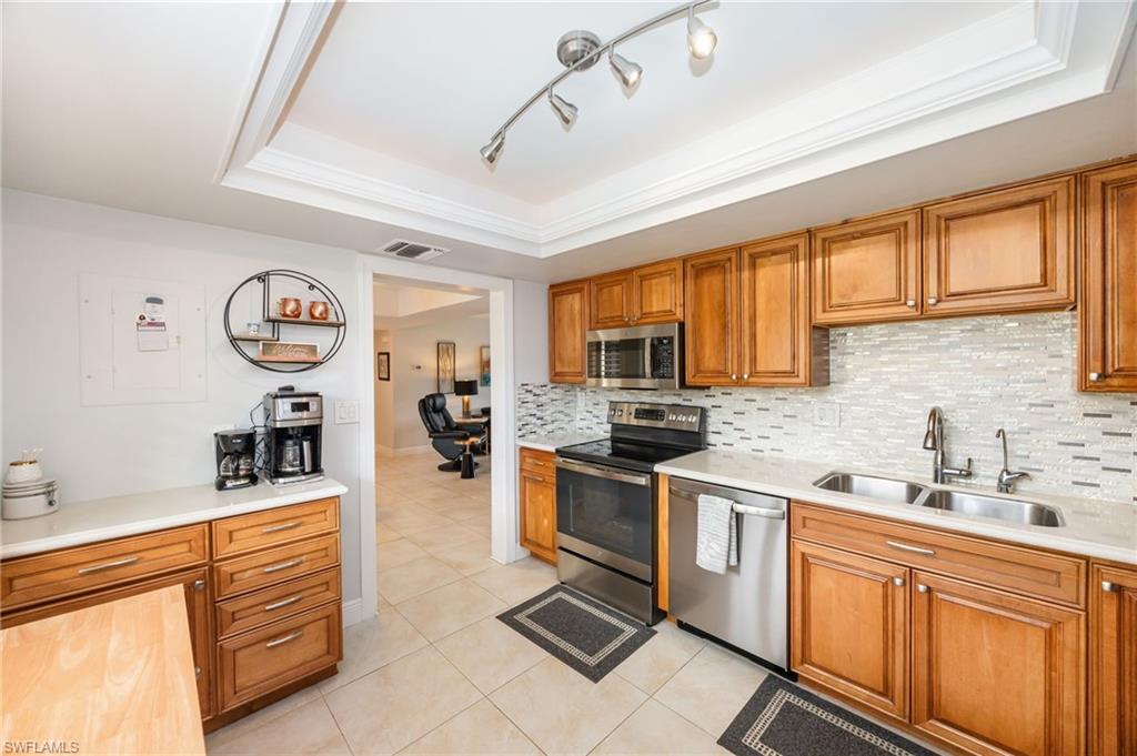 413 Augusta BLVD 105
