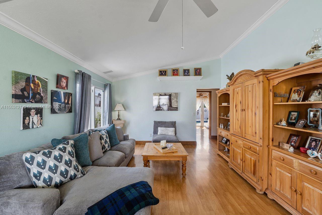 13550 SW 9th Ct