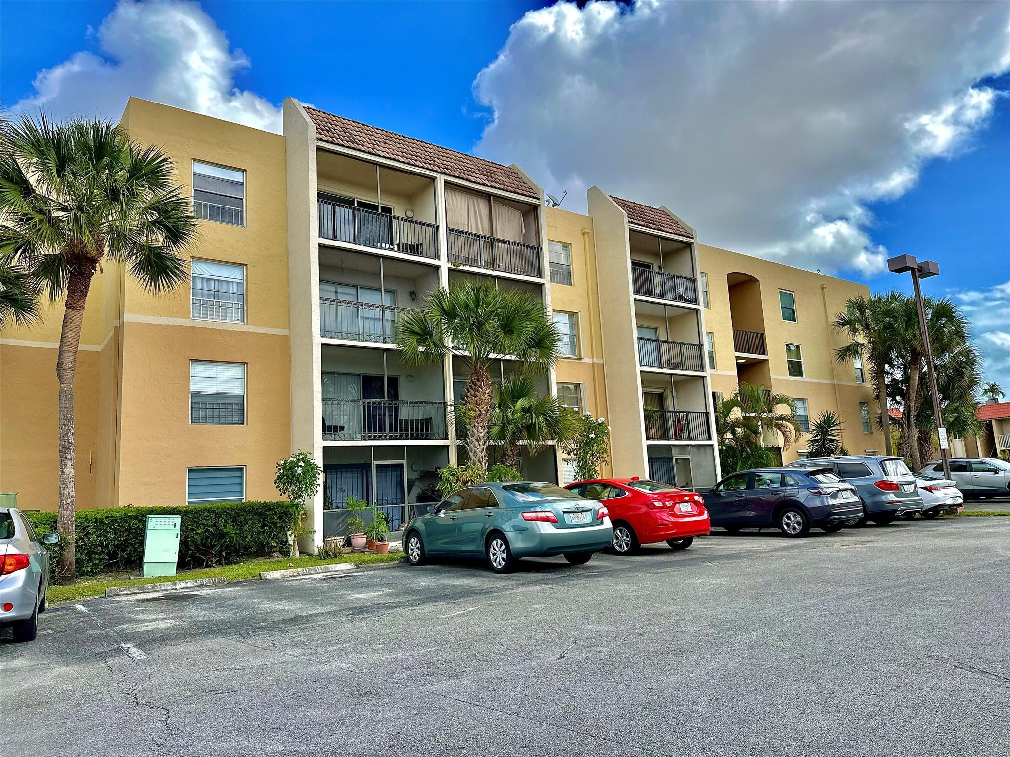8005 Lake Dr 213