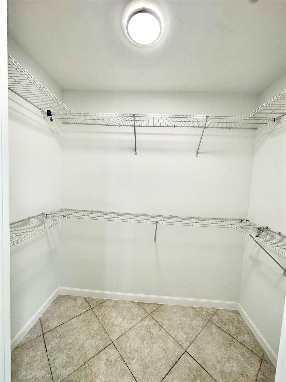 8005 Lake Dr 213