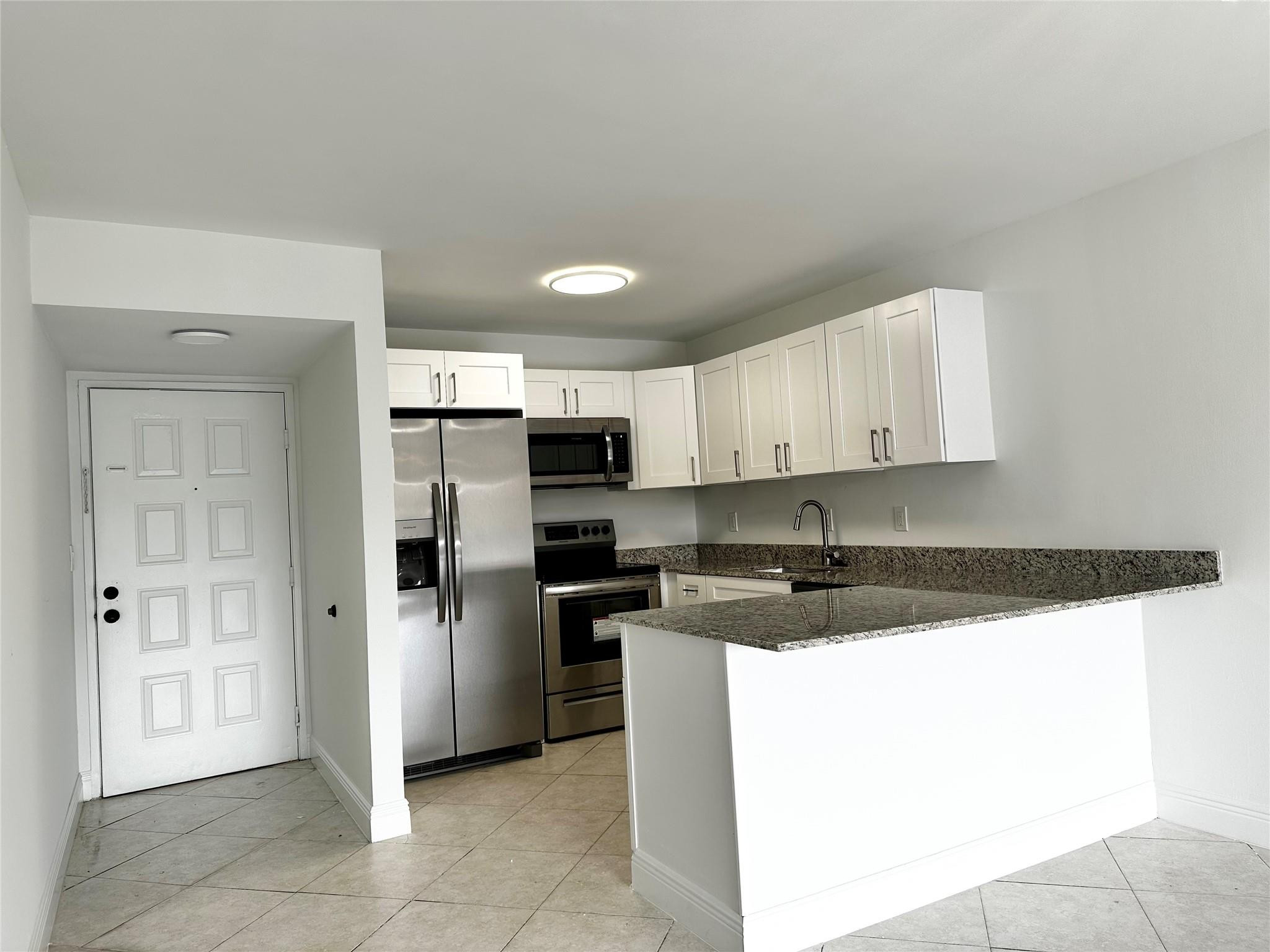 8005 Lake Dr 213