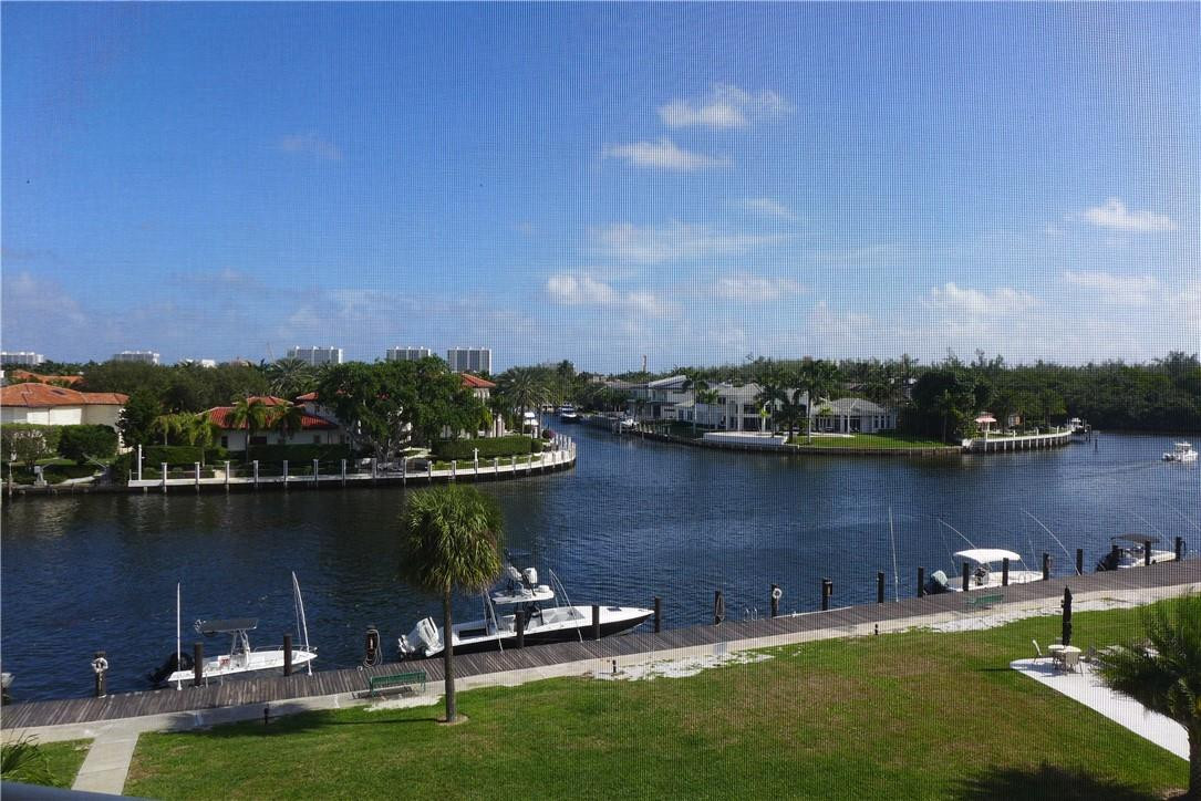 330 N Federal Hwy 409