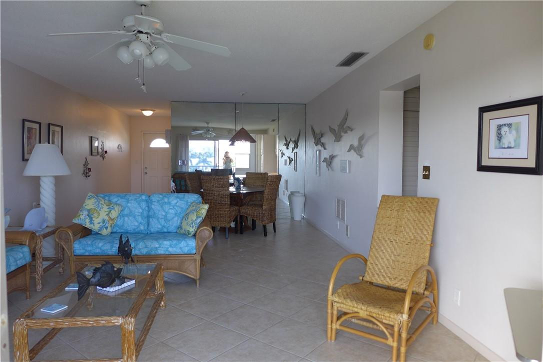 330 N Federal Hwy 409