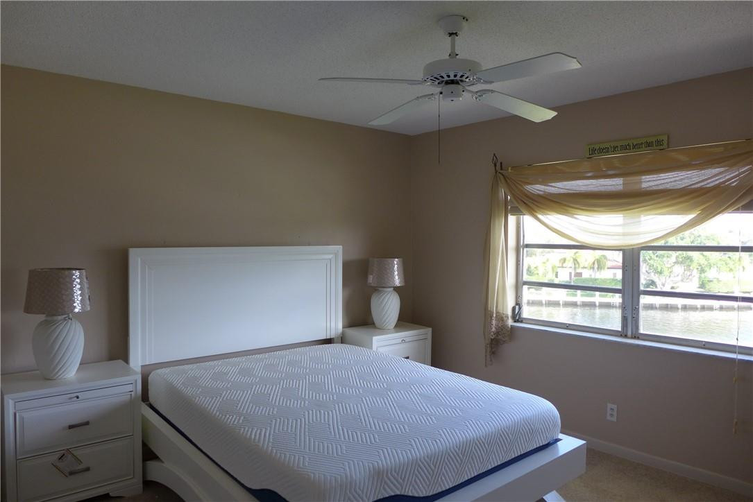 330 N Federal Hwy 409