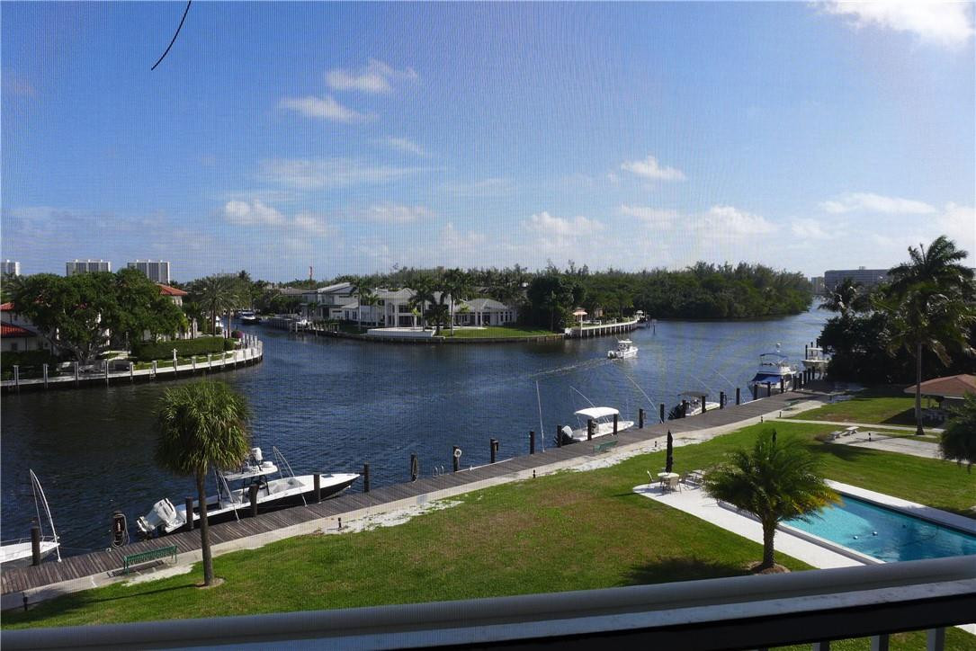 330 N Federal Hwy 409