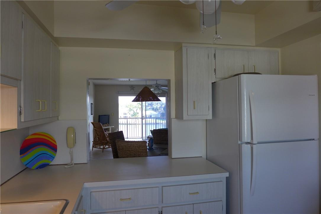 330 N Federal Hwy 409