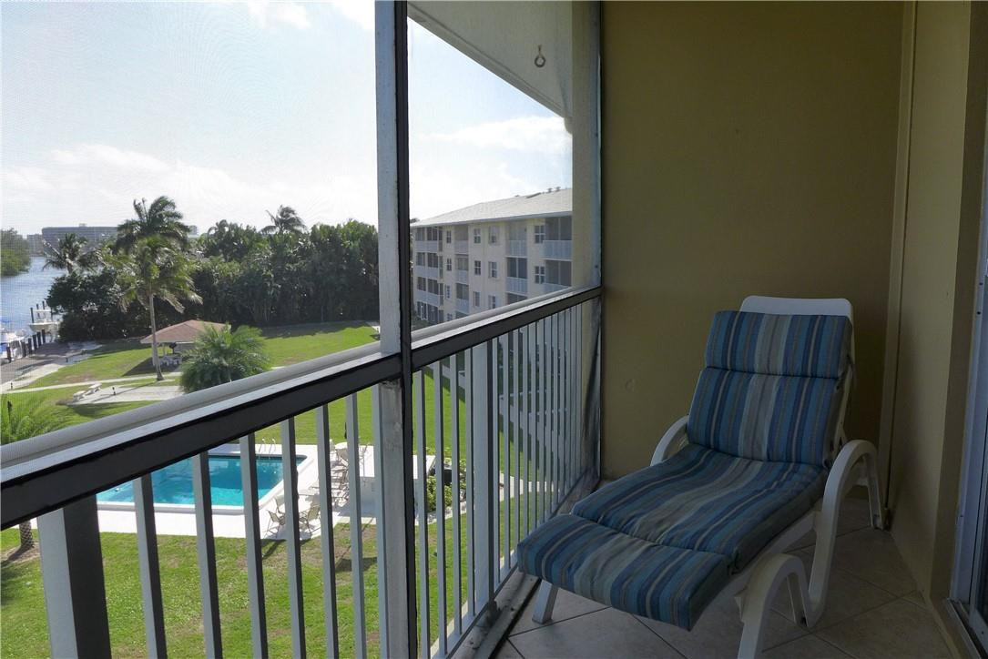 330 N Federal Hwy 409