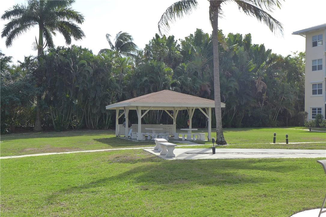 330 N Federal Hwy 409