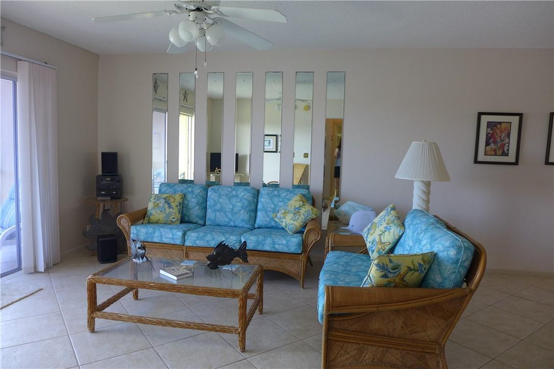 330 N Federal Hwy 409