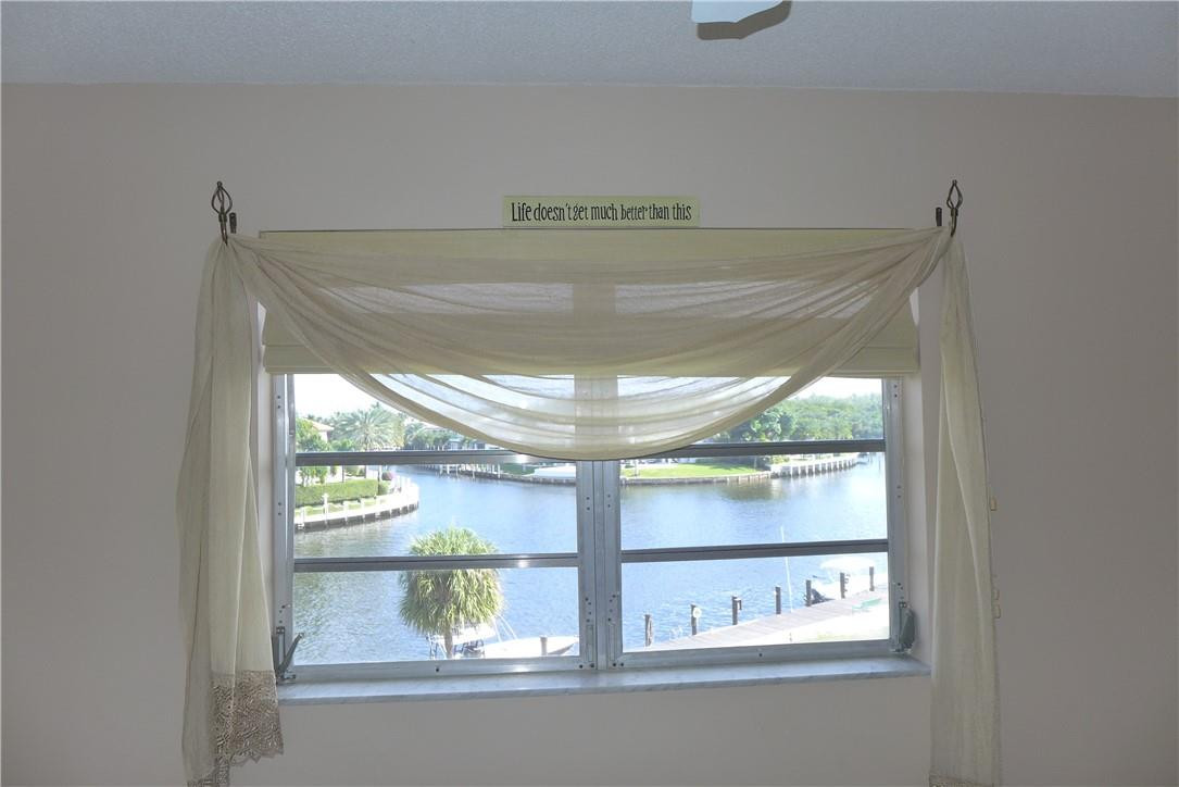 330 N Federal Hwy 409