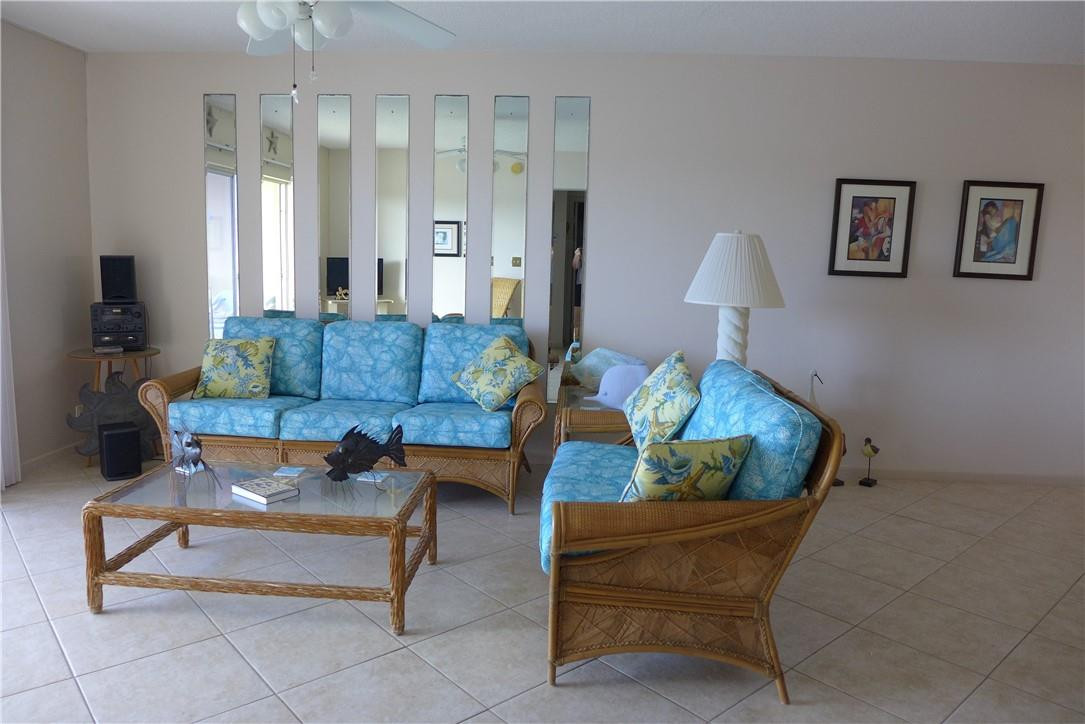 330 N Federal Hwy 409