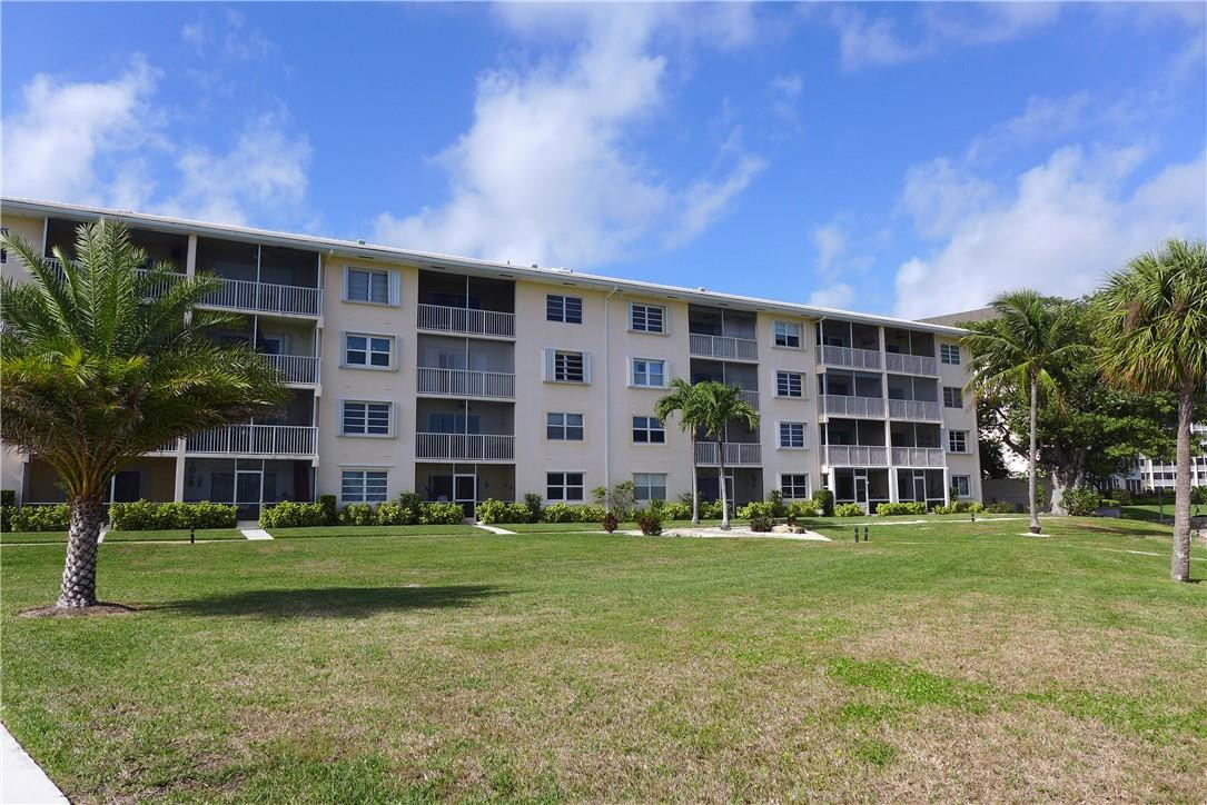 330 N Federal Hwy 409