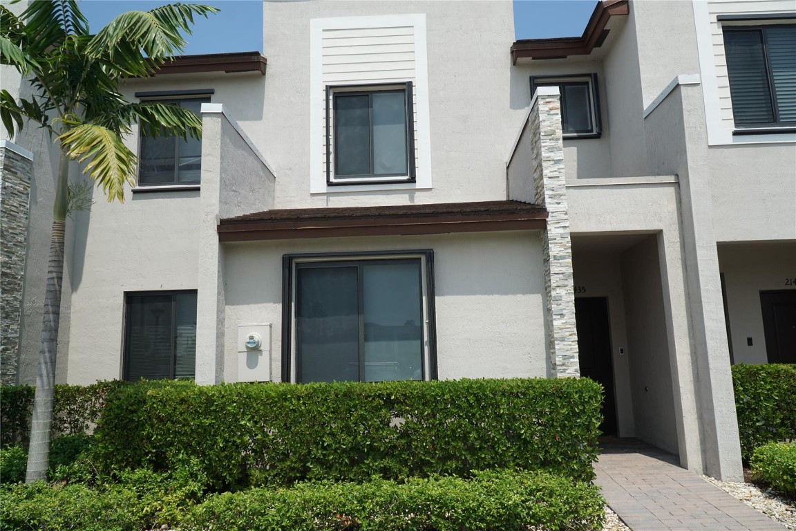 21435 NE 2nd Pl