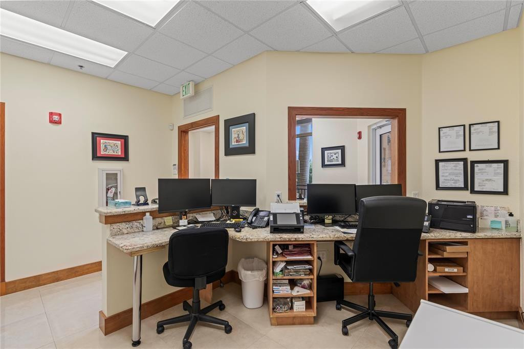 12741 Pkwy 2-204