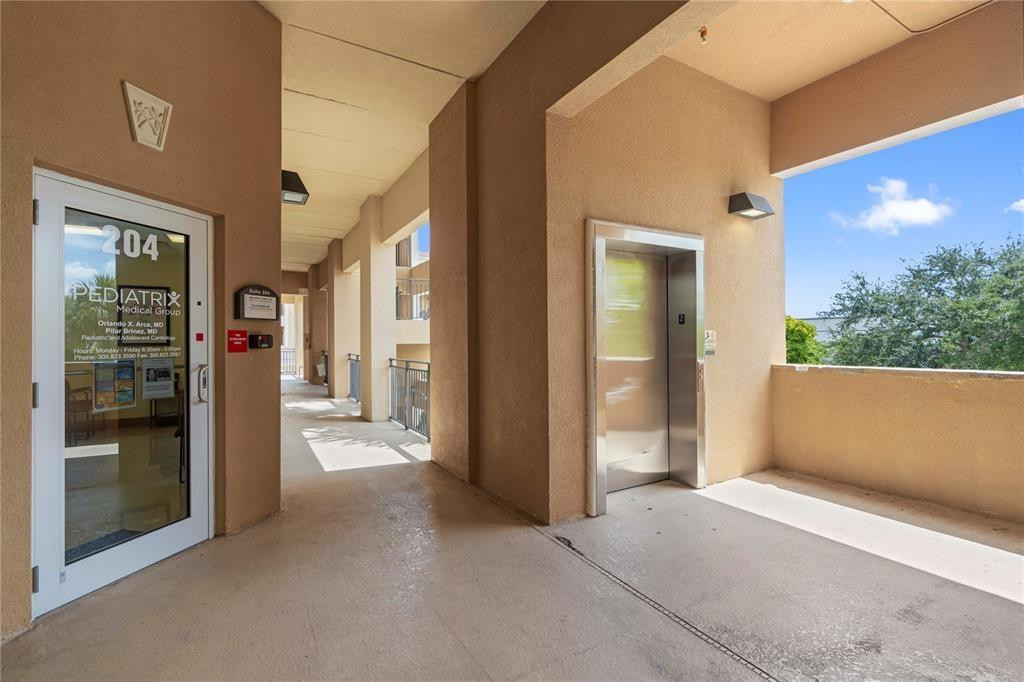 12741 Pkwy 2-204