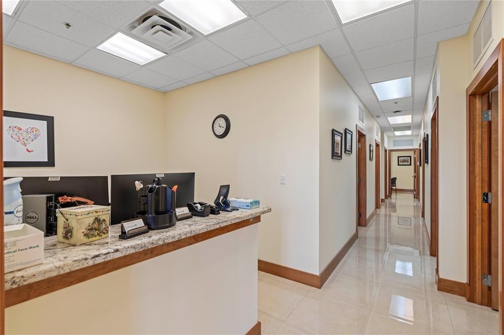 12741 Pkwy 2-204