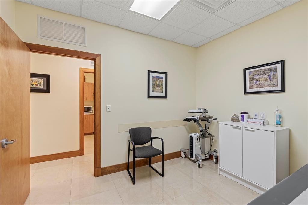 12741 Pkwy 2-204