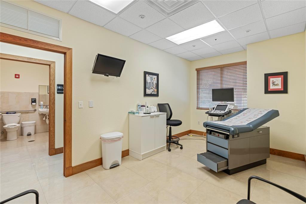 12741 Pkwy 2-204