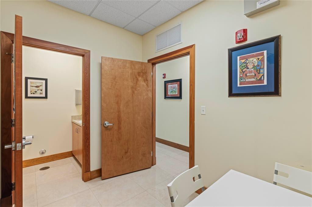12741 Pkwy 2-204