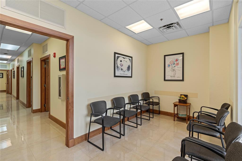 12741 Pkwy 2-204