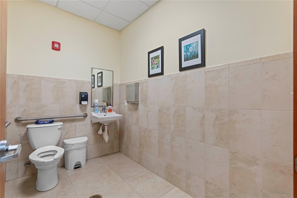 12741 Pkwy 2-204