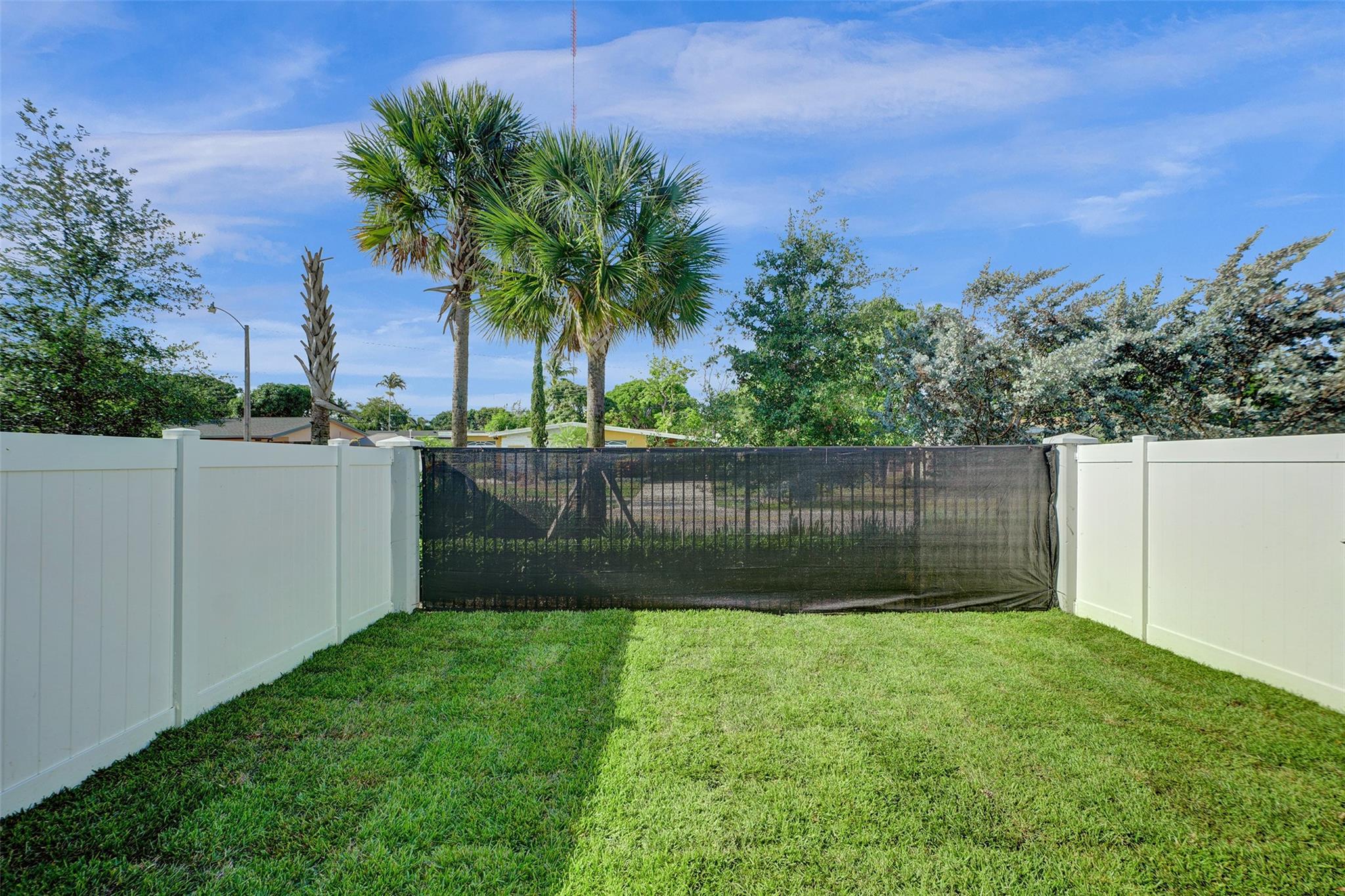 586 NW 203rd Ter