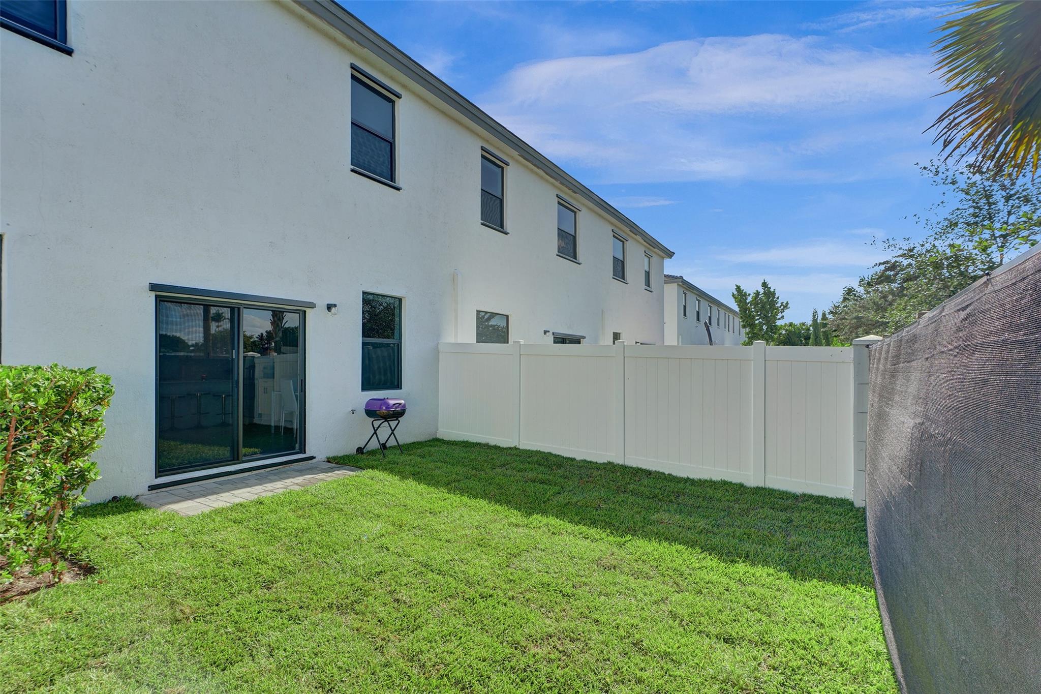 586 NW 203rd Ter