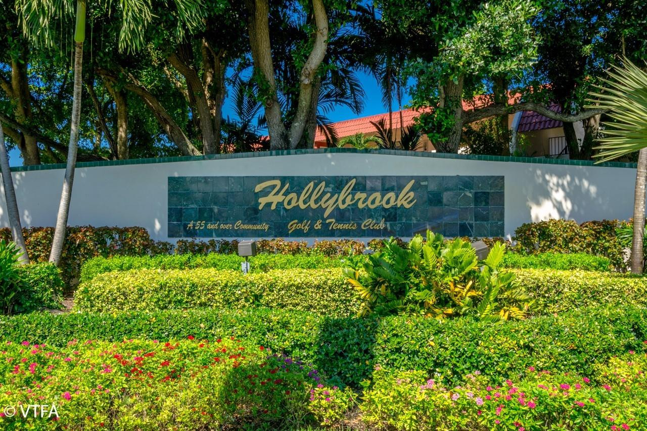 8941 S Hollybrook Boulevard 104
